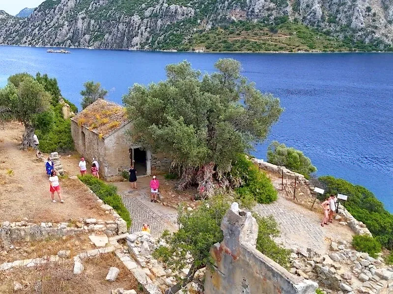 Kamelya Adası | Manastır Kalıntıları ve Dilek Ağacı