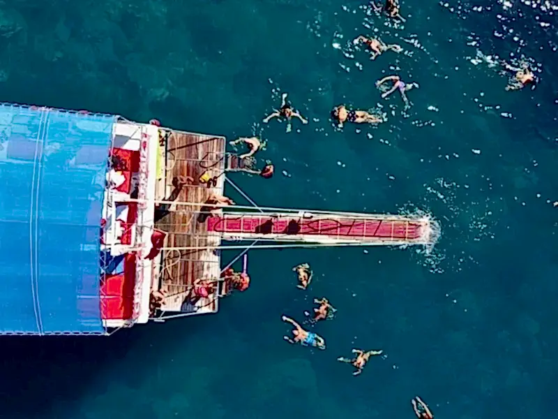 Kemer Tatiline Sığan Bir Ada Günü