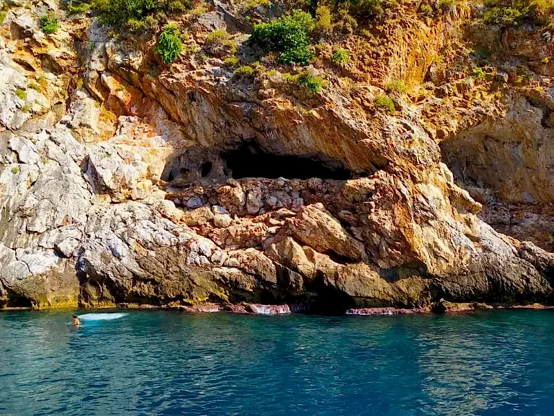 Âşıklar Mağarası