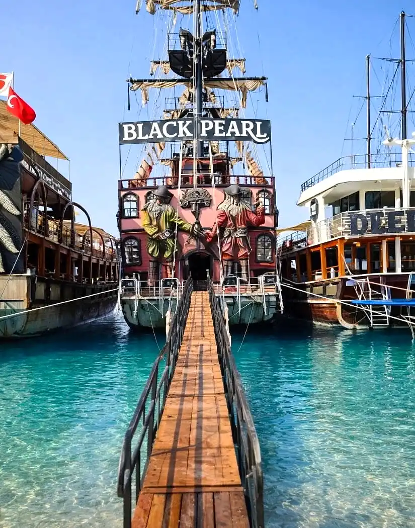 Fethiye Kelebekler Vadisi Tekne Turu - Black Pearl 