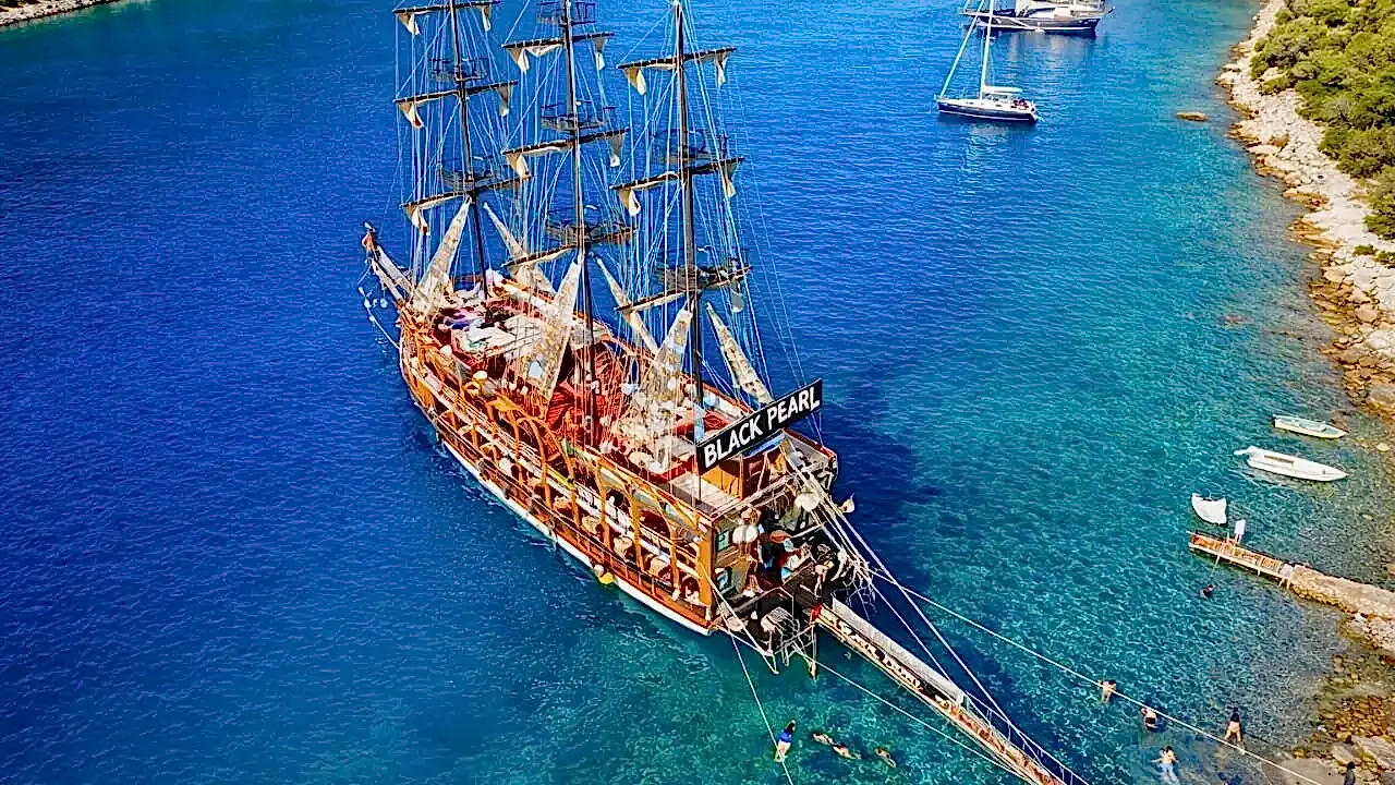 Fethiye Kelebekler Vadisi Tekne Turu - Black Pearl 