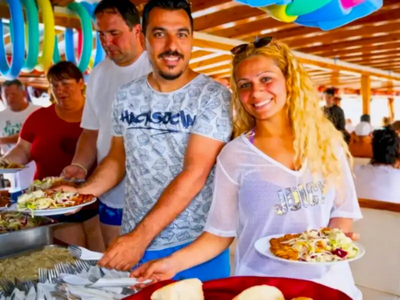 Tavuk ya da Balık + Köpük