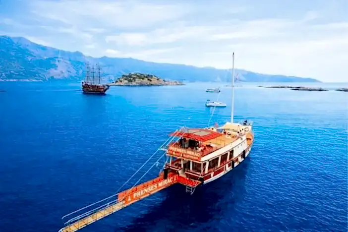 Fethiye Kelebekler Vadisi Tekne Turu- Prenses Miray