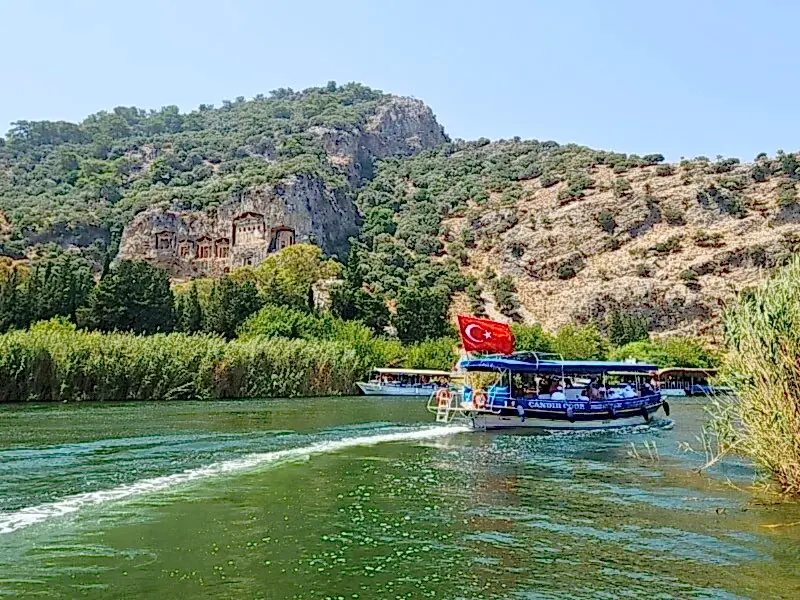 Dalyan'a Geçiş | Küçük Teknelerle