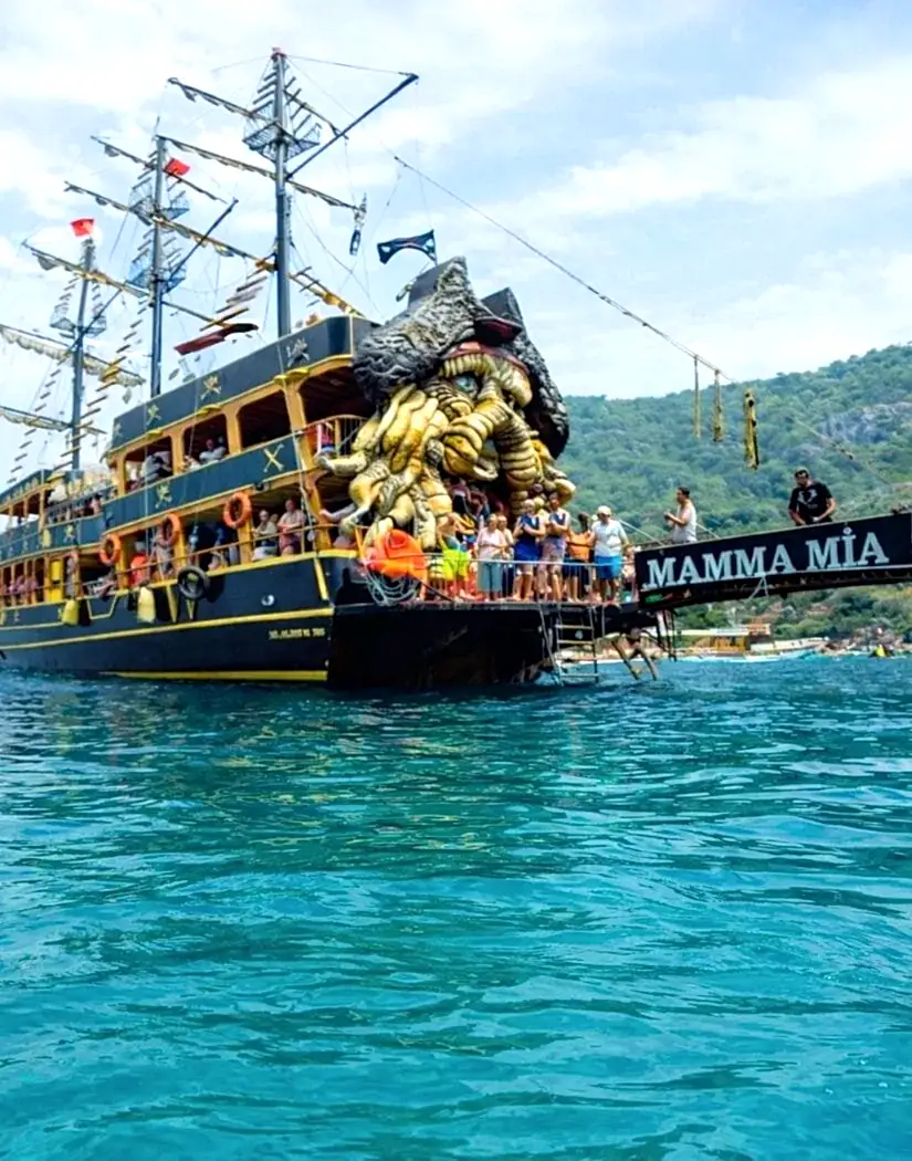 Marmaris Mamma Mia Korsan Tekne Turu