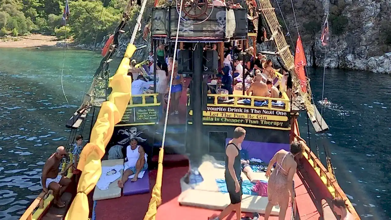 Marmaris Mamma Mia Korsan Tekne Turu
